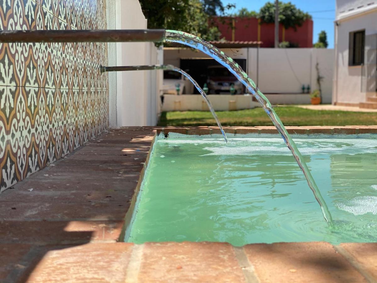 Chalet con encanto cerca de Sevilla Alcalá de Guadaira Exterior foto